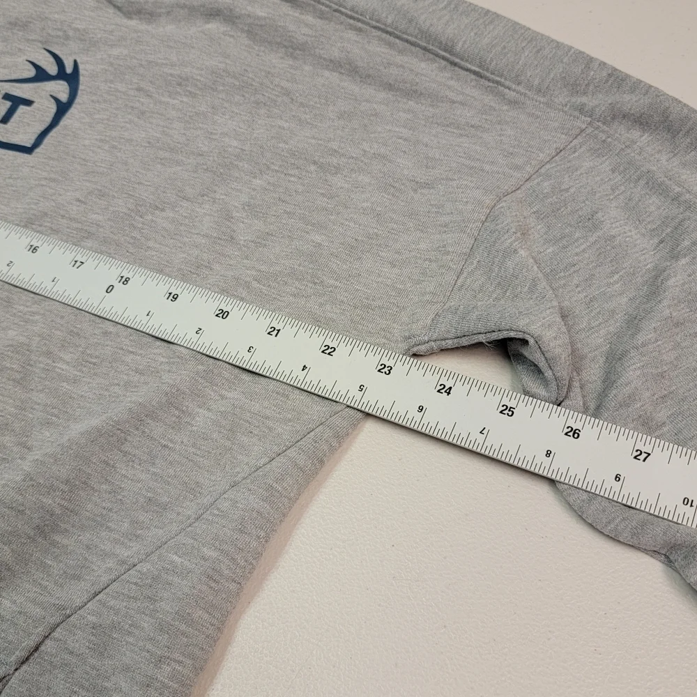 Under Armour Light Gray Hoodie with Navy Accents Size XL‎